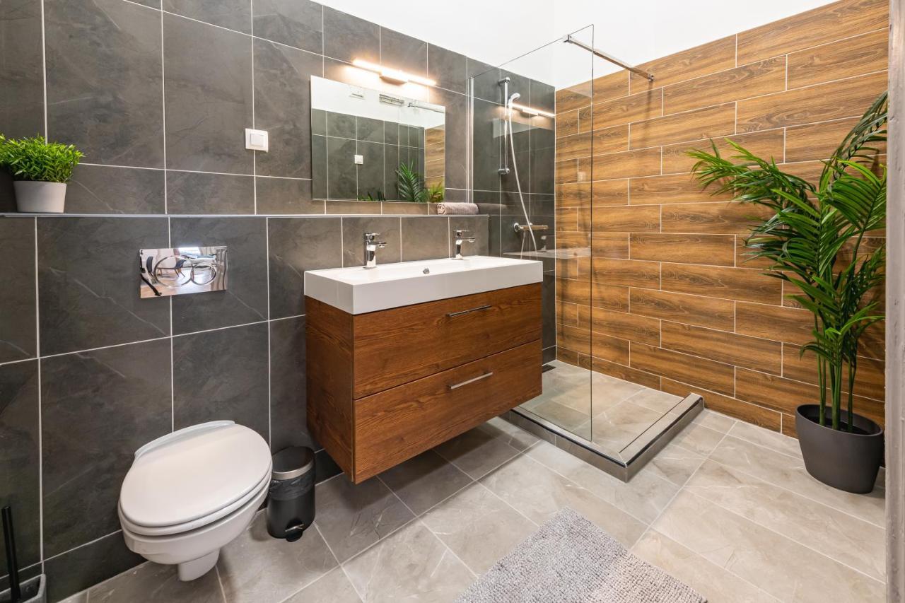 Deluxe Kazincy Apartment In The Heart Of Βουδαπέστη Εξωτερικό φωτογραφία