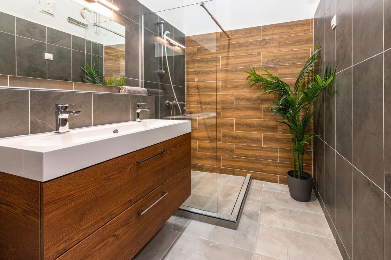 Deluxe Kazincy Apartment In The Heart Of Βουδαπέστη Εξωτερικό φωτογραφία